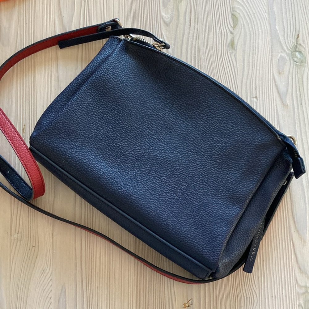 Tommy Hilfiger Navy Red Bag - Picture 5 of 13
